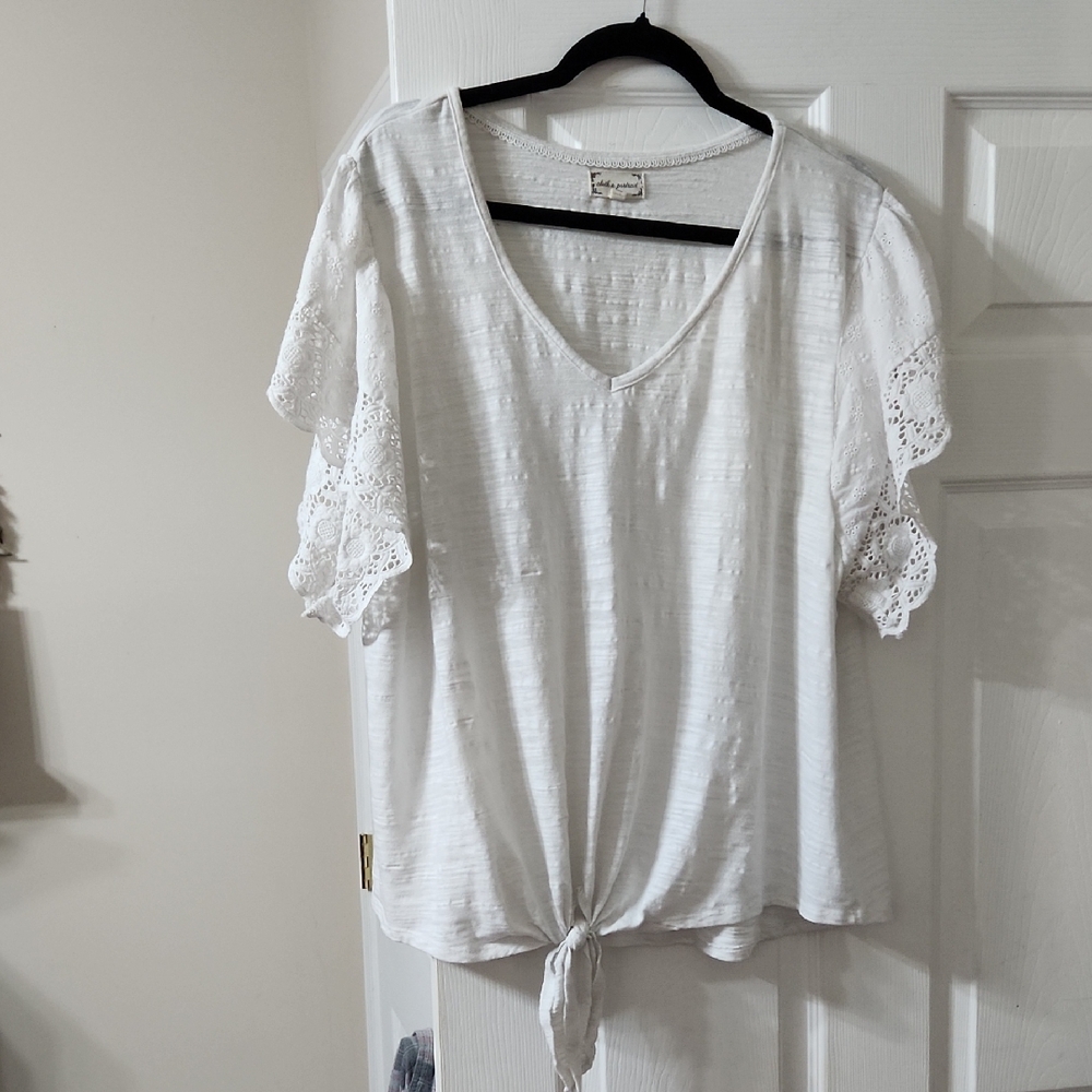 Chic White Lace Sleeve Blouse